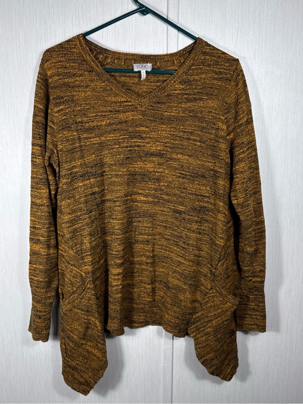 LOGO lori goldstein L orange black lightweight shark bite Cashmere Blend